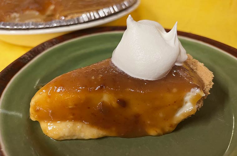 Photo of maple cheese cake with whipped cream